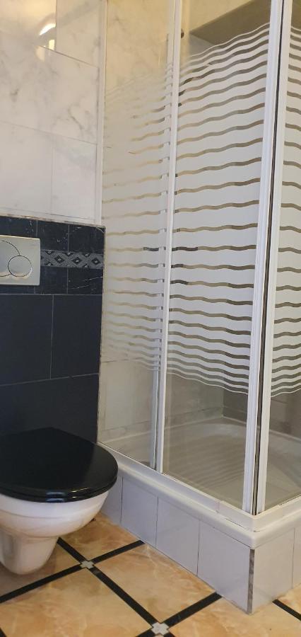Dom Pod Orlimi Skalami - Blisko Zamku Czocha Apartment เลชนา ภายนอก รูปภาพ