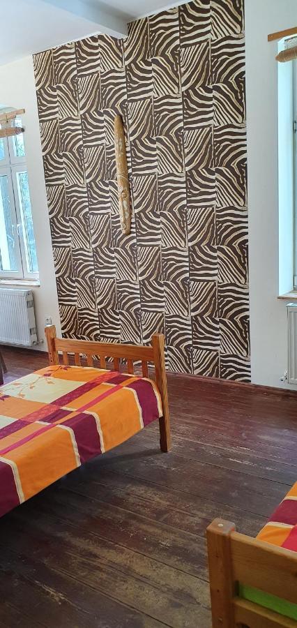 Dom Pod Orlimi Skalami - Blisko Zamku Czocha Apartment เลชนา ภายนอก รูปภาพ